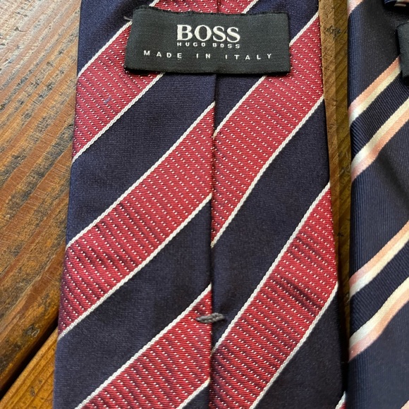 Hugo Boss Ties โ lot of 3 ๐ - Picture 7 of 10